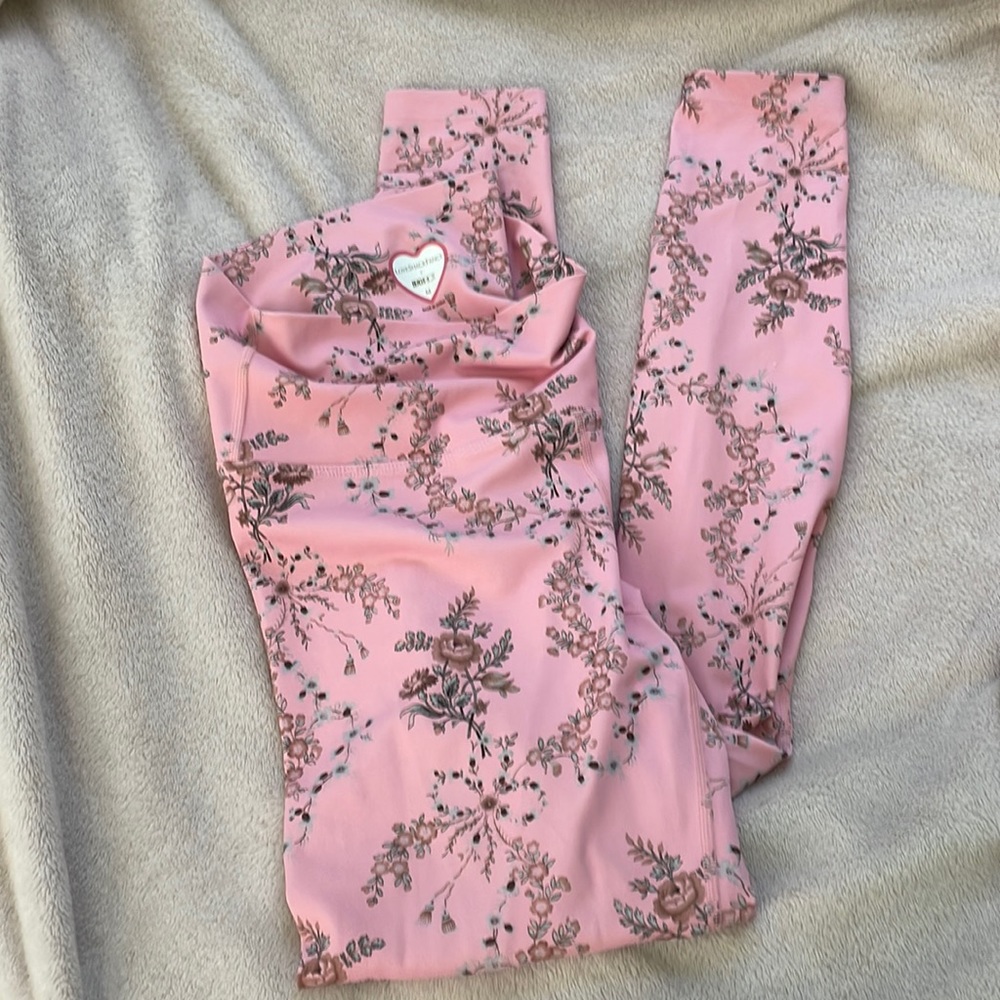 Loveshackfancy x beach riot leggings
